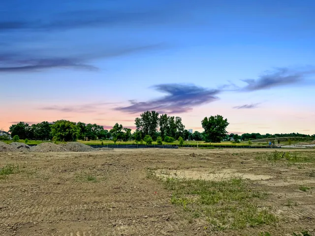 $140,000 | 435 Meadow Brooke Lane, Dyer, IN 46311