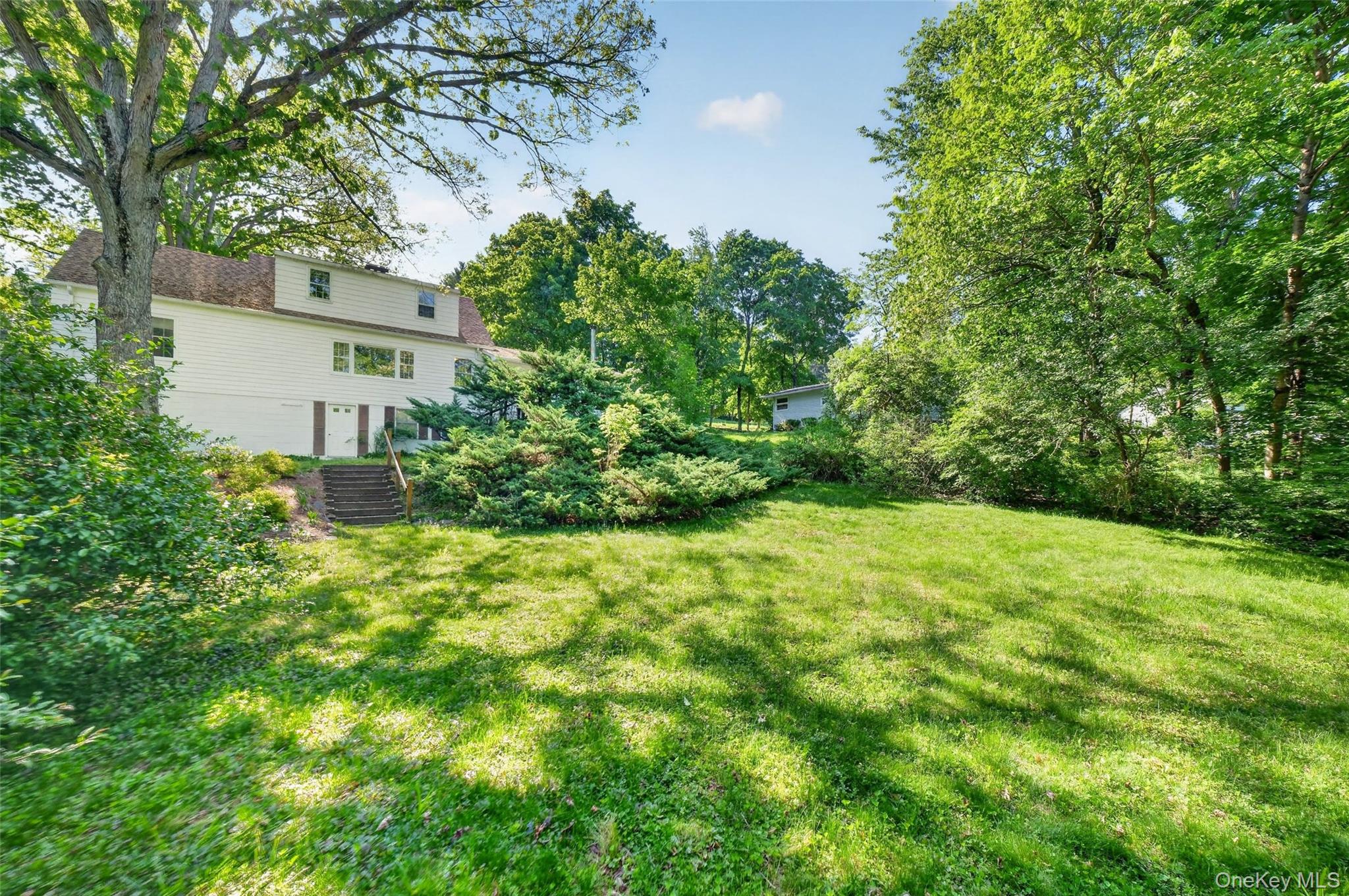 2 Merry Hill Road Poughkeepsie, NY 12603 - Photo 3 of 34