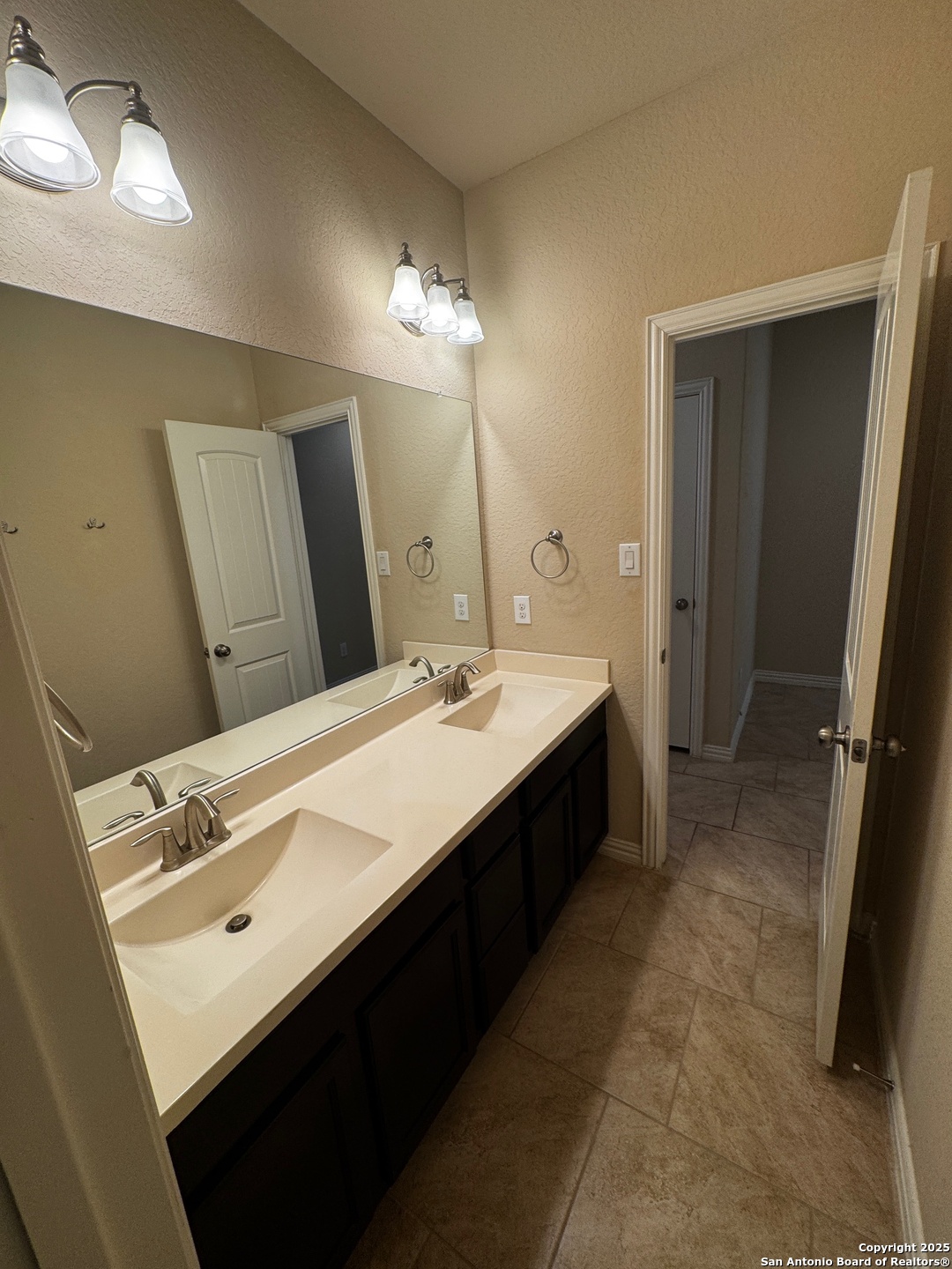 615 Raceland Road San Antonio, TX 78245 - Photo 24 of 33