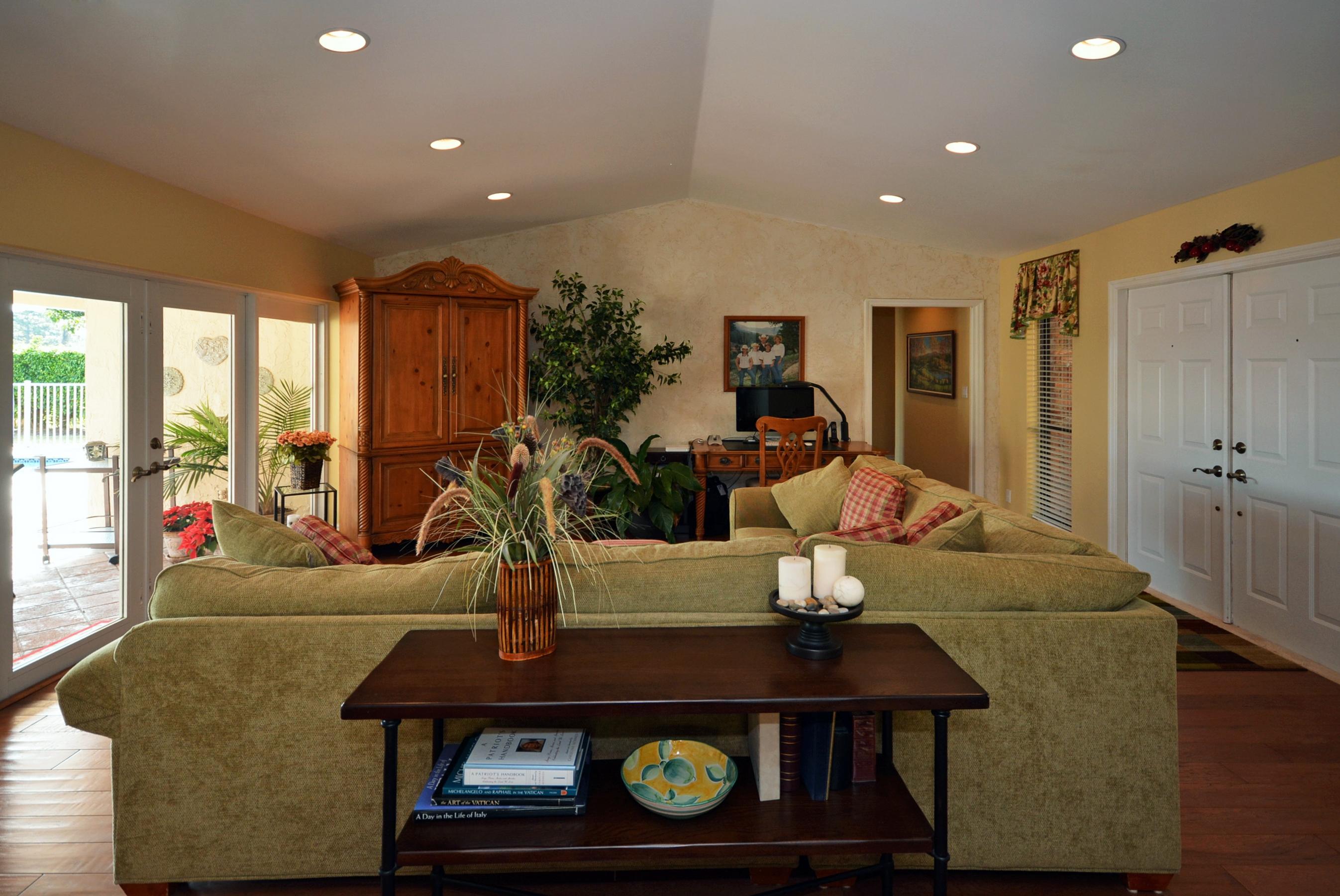 2284 Northwest 36th Street Boca Raton, FL 33431 - Photo 3 of 26 Living room