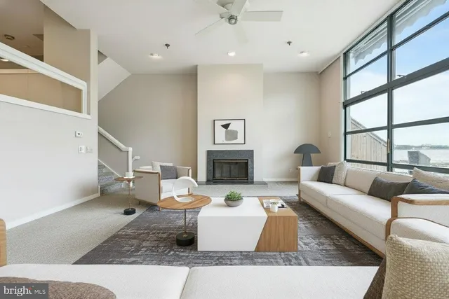 $550,000 | 7 North Christopher Columbus Boulevard, Unit 130, Philadelphia, PA 19106