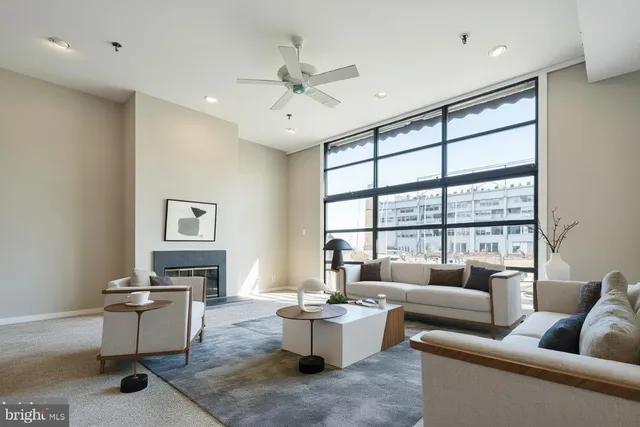 $550,000 | 7 North Christopher Columbus Boulevard, Unit 130, Philadelphia, PA 19106