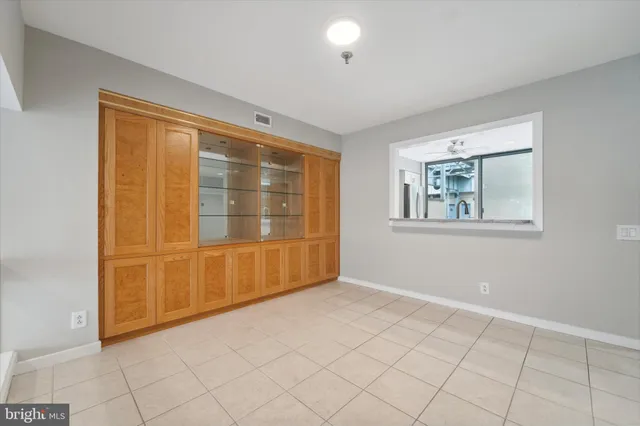 $550,000 | 7 North Christopher Columbus Boulevard, Unit 130, Philadelphia, PA 19106