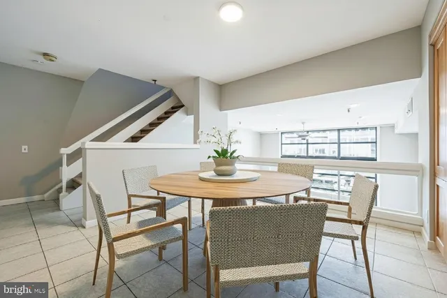 $550,000 | 7 North Christopher Columbus Boulevard, Unit 130, Philadelphia, PA 19106