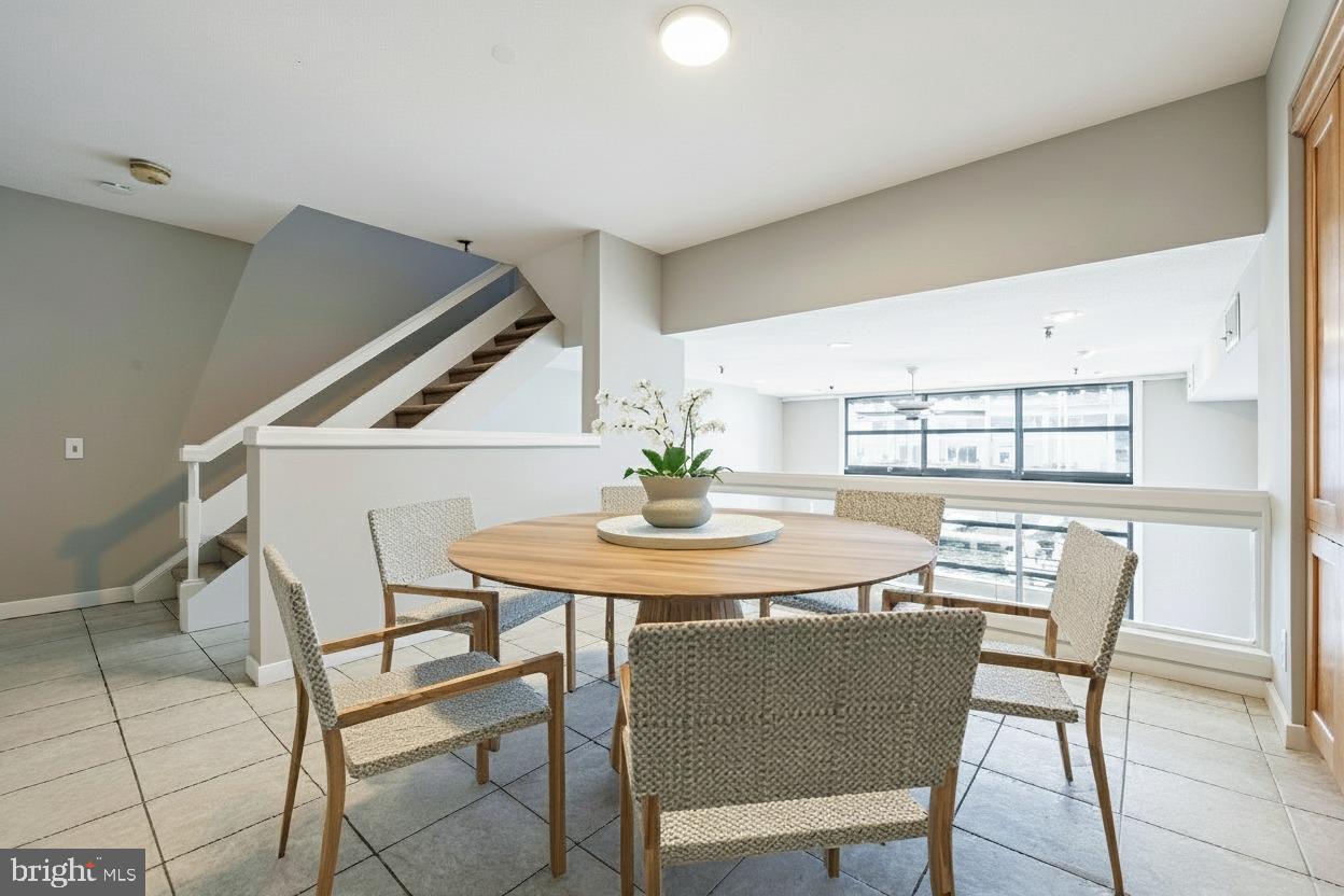 7 North Christopher Columbus Boulevard, Unit 130 Philadelphia, PA 19106 - Photo 15 of 44 Virtually staged dining room
