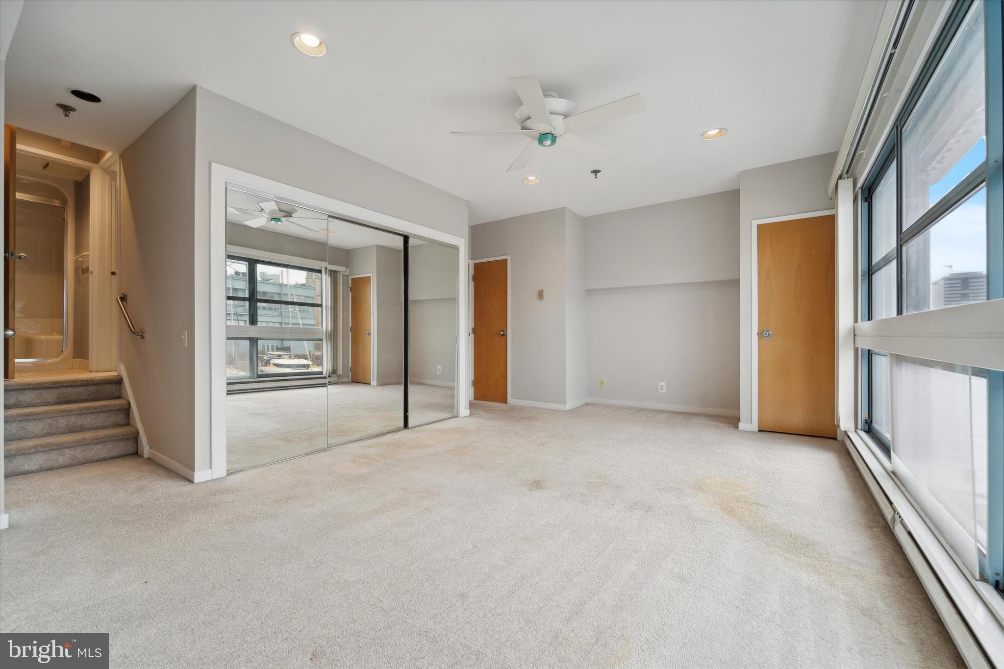 7 North Christopher Columbus Boulevard, Unit 130 Philadelphia, PA 19106 - Photo 25 of 44 Primary bedroom