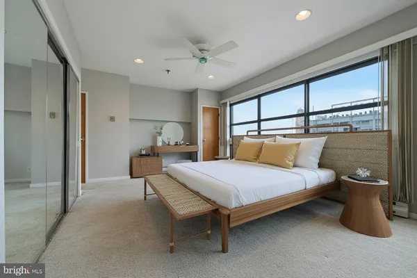 $550,000 | 7 North Christopher Columbus Boulevard, Unit 130, Philadelphia, PA 19106