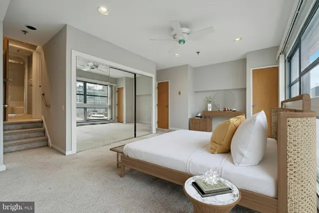 $550,000 | 7 North Christopher Columbus Boulevard, Unit 130, Philadelphia, PA 19106