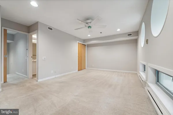 $550,000 | 7 North Christopher Columbus Boulevard, Unit 130, Philadelphia, PA 19106