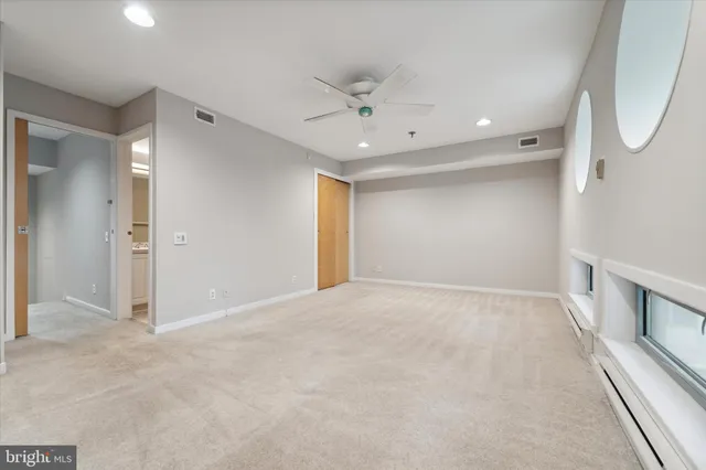 $550,000 | 7 North Christopher Columbus Boulevard, Unit 130, Philadelphia, PA 19106