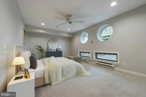 $550,000 | 7 North Christopher Columbus Boulevard, Unit 130, Philadelphia, PA 19106