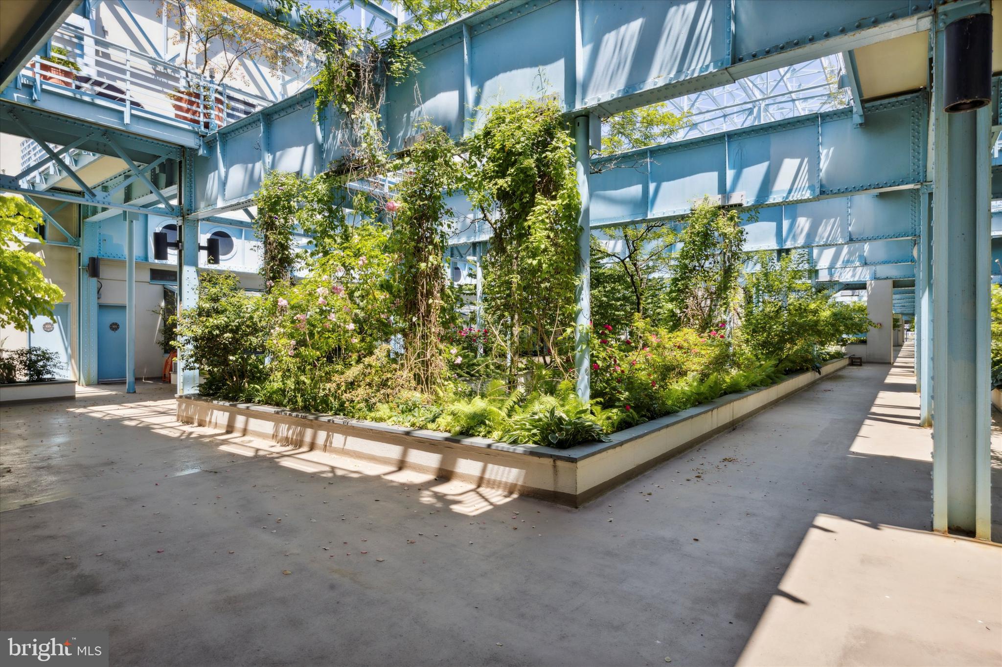 7 North Christopher Columbus Boulevard, Unit 130 Philadelphia, PA 19106 - Photo 39 of 44 Photo taken before interior construction began