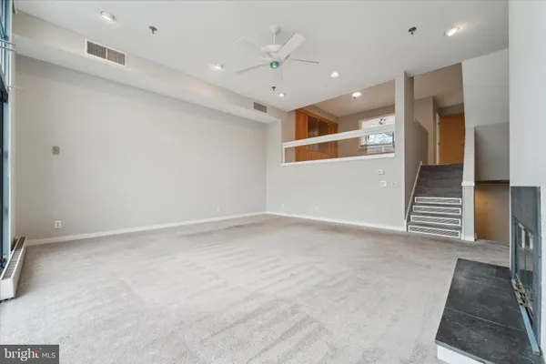 $550,000 | 7 North Christopher Columbus Boulevard, Unit 130, Philadelphia, PA 19106