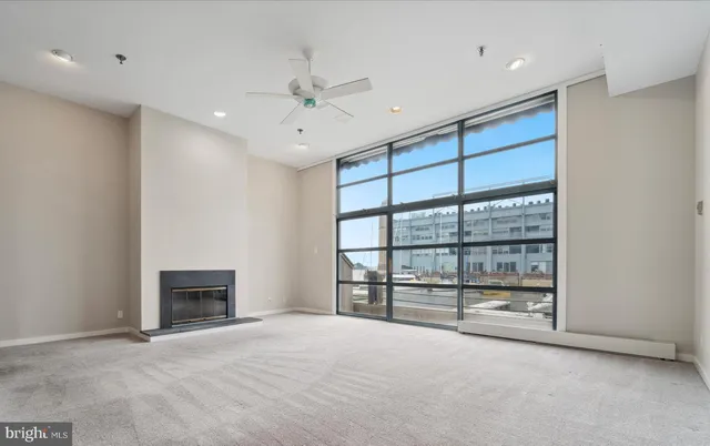 $550,000 | 7 North Christopher Columbus Boulevard, Unit 130, Philadelphia, PA 19106