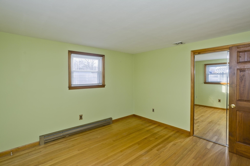 35 Mount Vernon Road Chicopee, MA 01013 - Photo 11 of 27