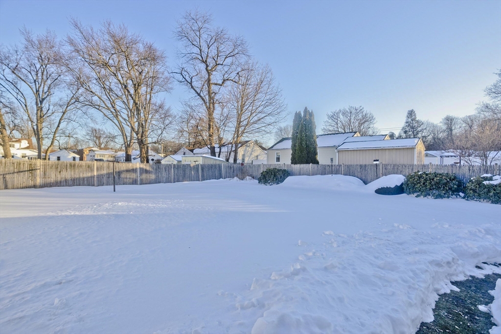 35 Mount Vernon Road Chicopee, MA 01013 - Photo 23 of 27