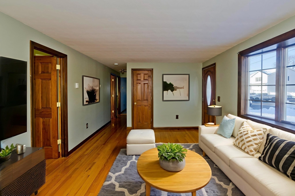 35 Mount Vernon Road Chicopee, MA 01013 - Photo 6 of 27