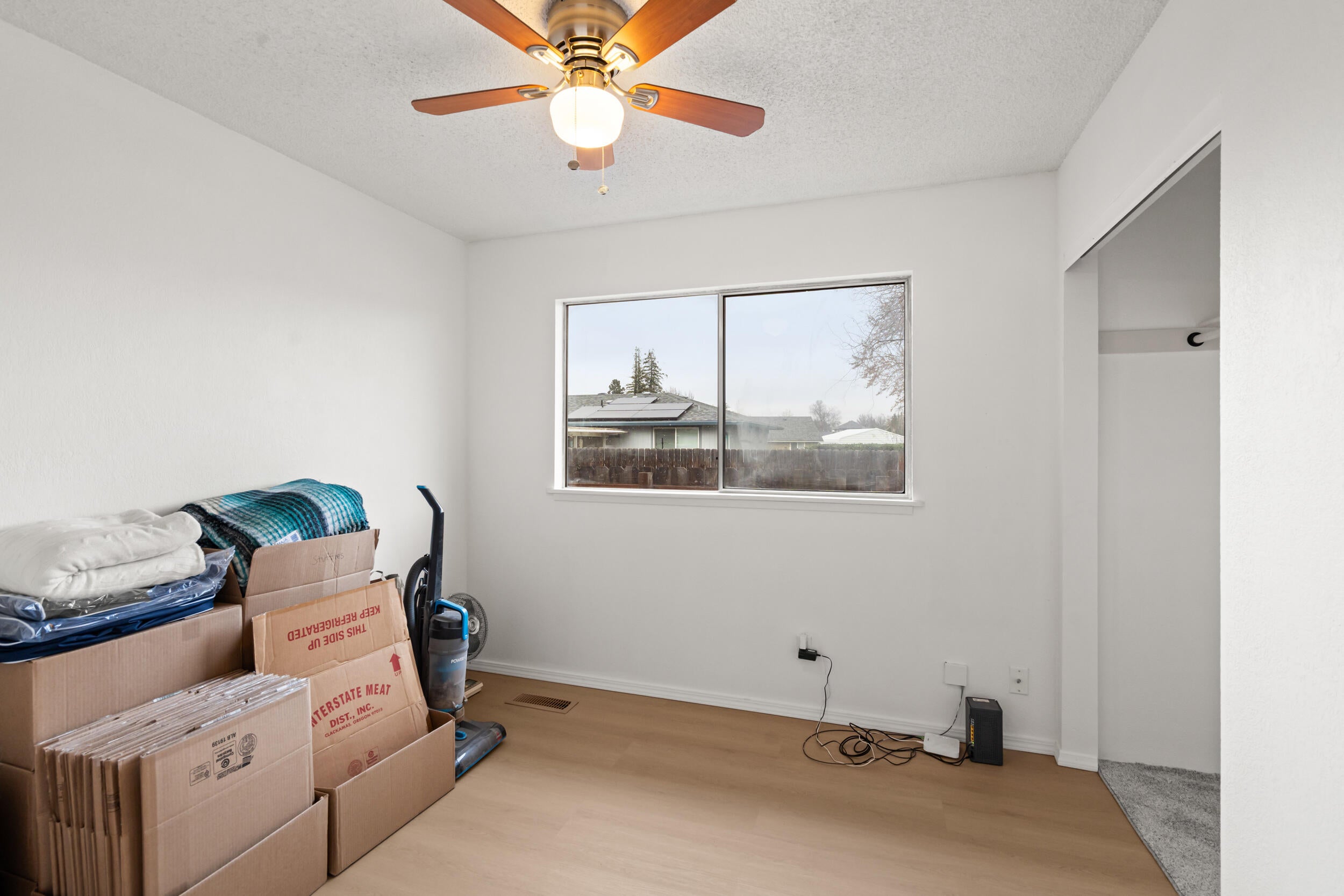 2744 Merriman Road Medford, OR 97501 - Photo 12 of 21 2744 merriman rd, medford-12