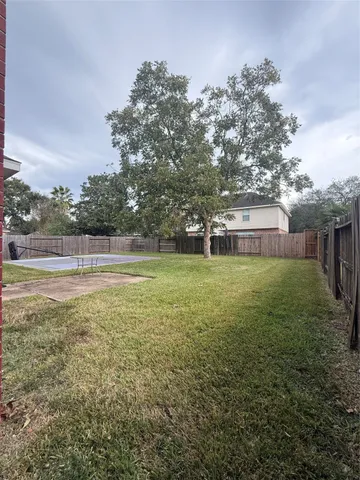 $378,500 | 823 Portsmouth Drive, Pearland, TX 77584