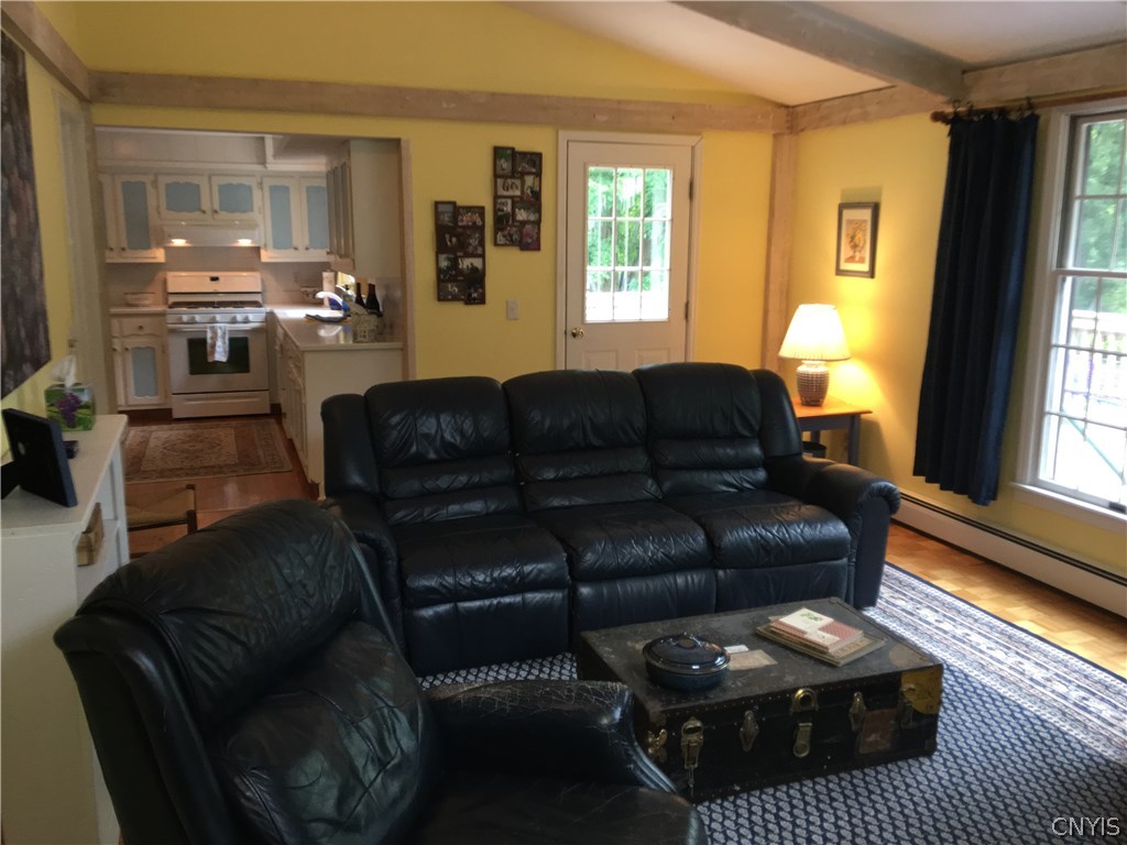 130 Pine Ridge Road Manlius, NY 13066 - Photo 15 of 35 Family room addition with vaulted ceiling and parq