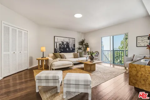 $1,899,000 | 2525 Ivanhoe Drive, Los Angeles, CA 90039