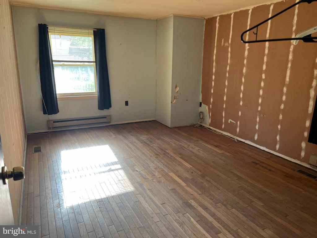 648 Powhatan Beach Road Pasadena, MD 21122 - Photo 8 of 13 Gallery Image 8