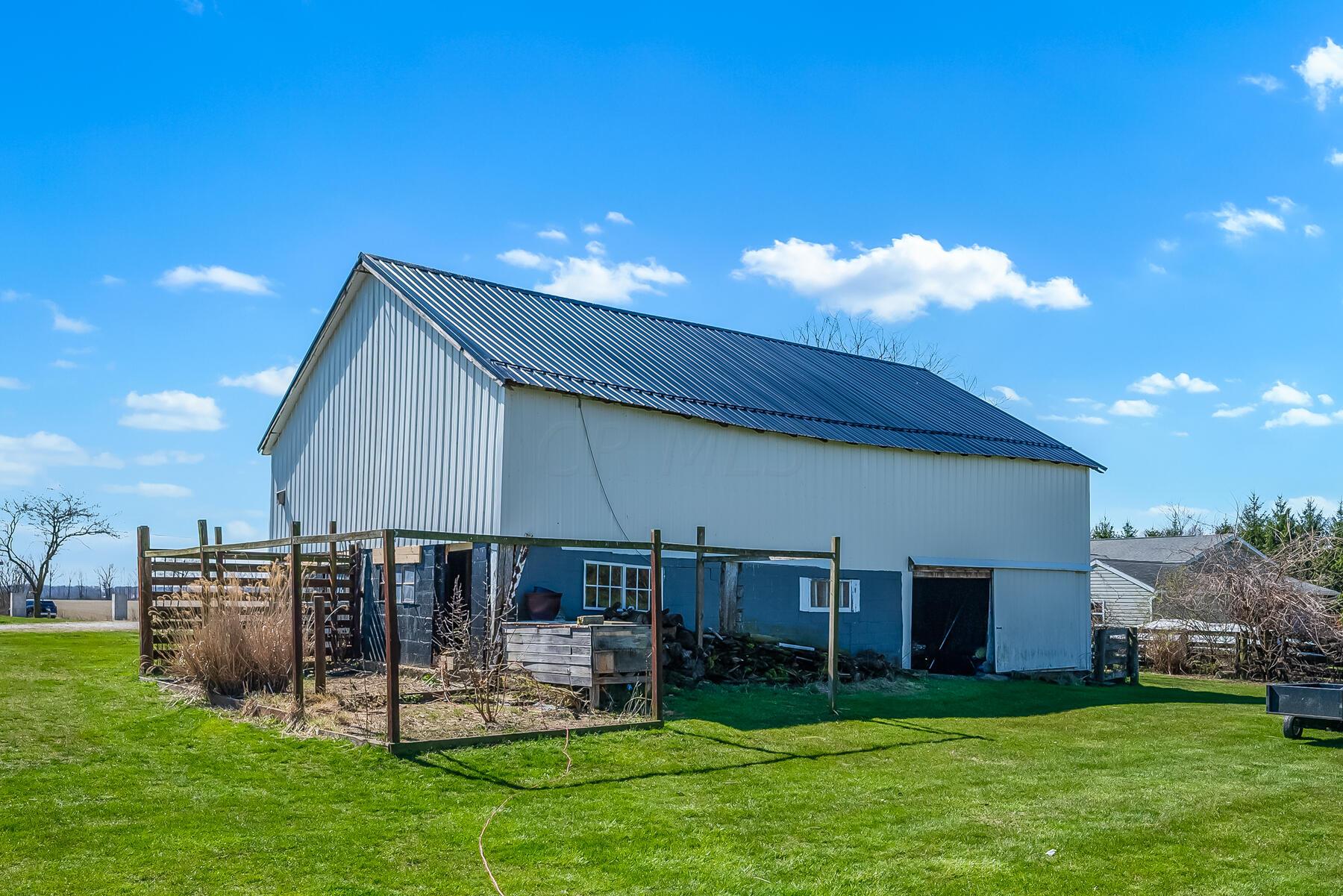 1540 Buttermilk Hill Road Delaware, OH 43015 - Photo 9 of 68 Exterior Barn