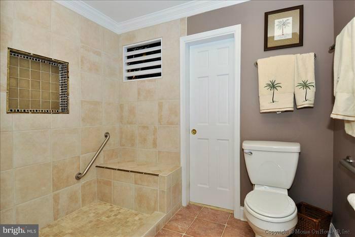 14422 Seneca Road Germantown, MD 20874 - Photo 17 of 30 Bath