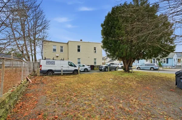 $1,900 | 29-31 Auburn Street, Unit 2L, Everett, MA 02149