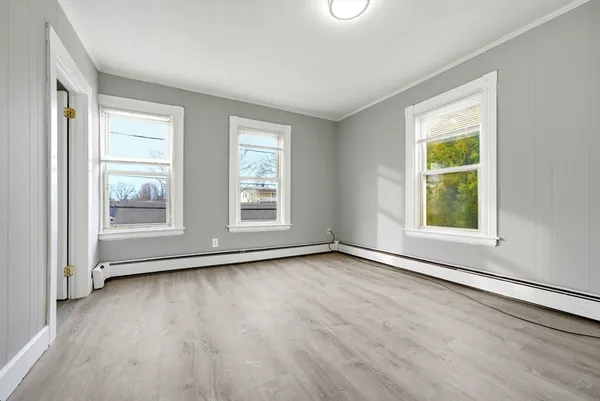 $1,900 | 29-31 Auburn Street, Unit 2L, Everett, MA 02149