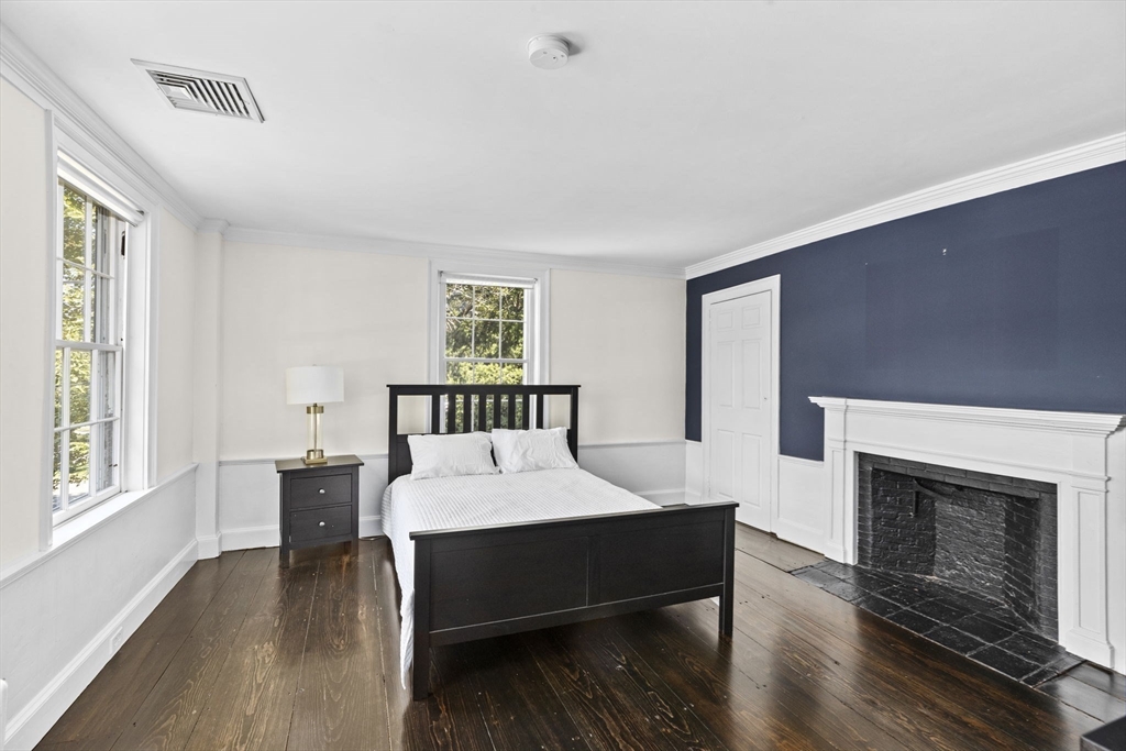 688 Main Street Hingham, MA 02043 - Photo 20 of 42