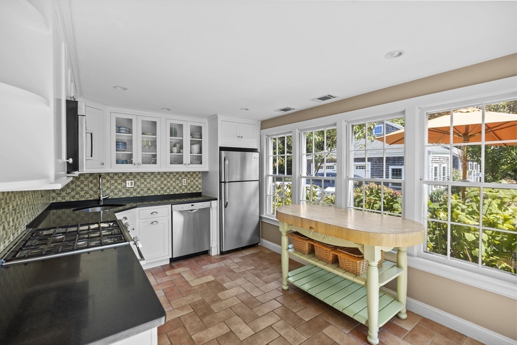 688 Main Street Hingham, MA 02043 - Photo 26 of 42