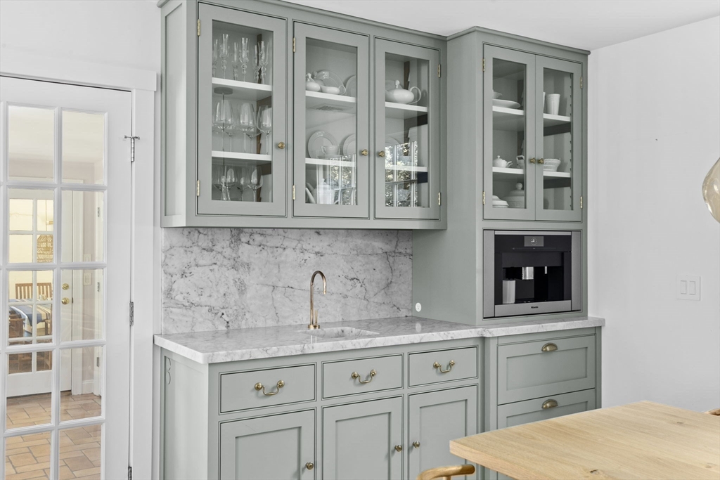 688 Main Street Hingham, MA 02043 - Photo 8 of 42