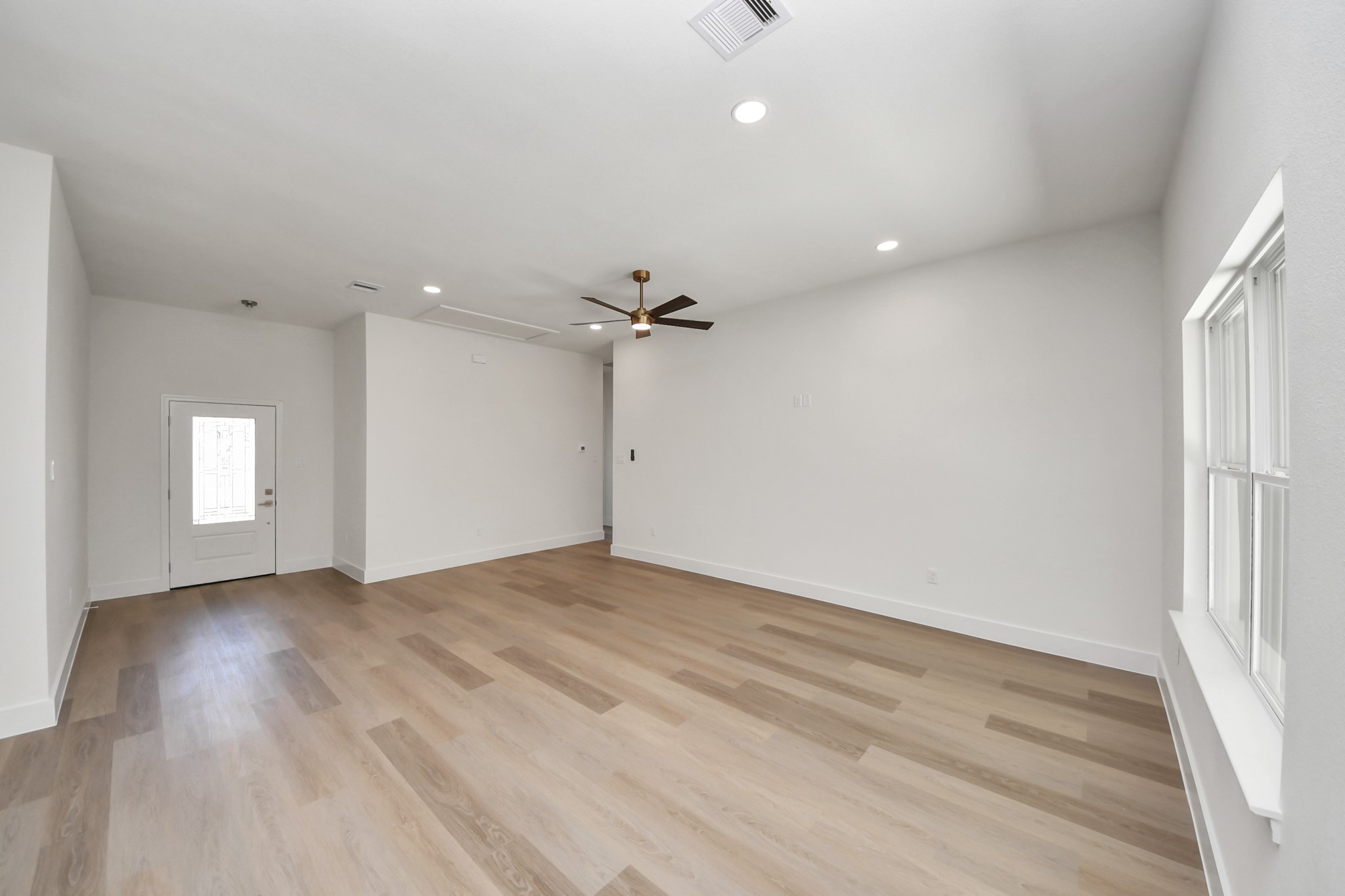 16280 Jeet Street Conroe, TX 77306 - Photo 9 of 44