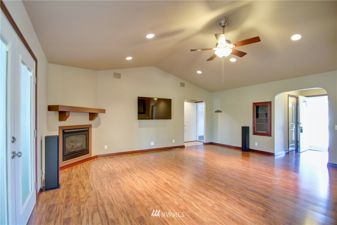 32937 Hamilton Cemetery Road Sedro-Woolley, WA 98284 - Photo 5 of 40 Gallery Image 5