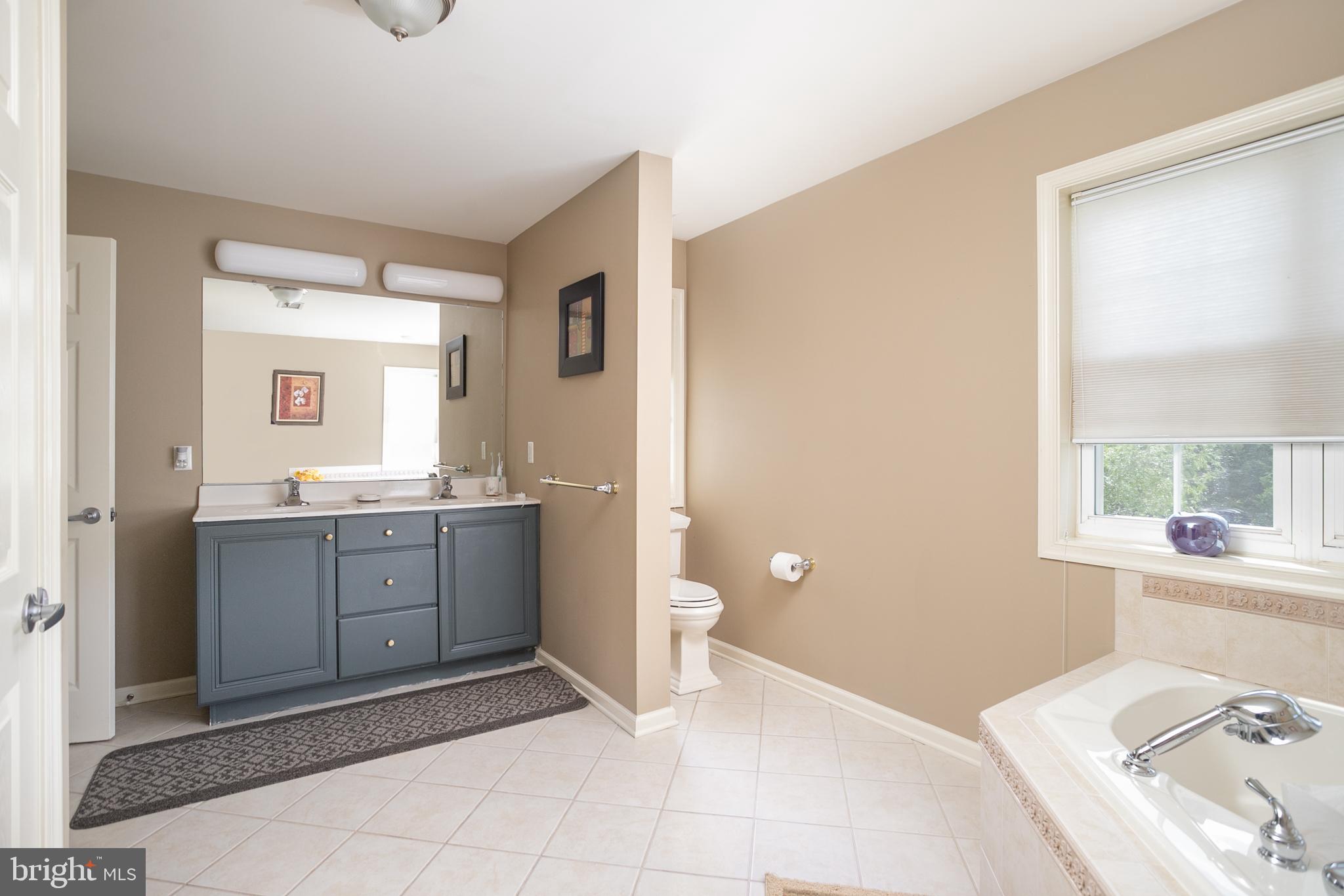 13 Legends Lane Columbus, NJ 08022 - Photo 27 of 49