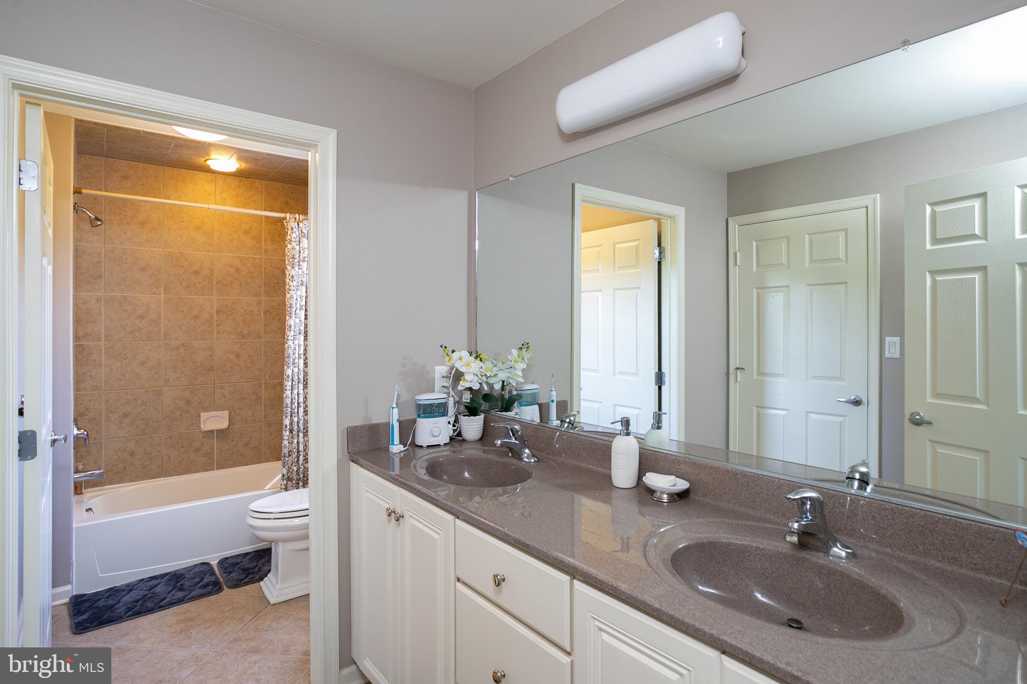 13 Legends Lane Columbus, NJ 08022 - Photo 33 of 49