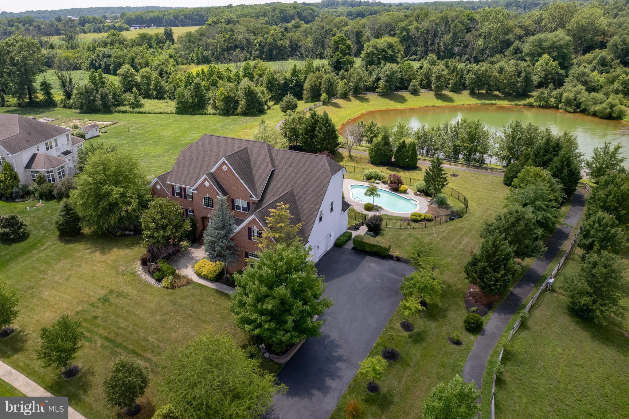 13 Legends Lane Columbus, NJ 08022 - Photo 5 of 49