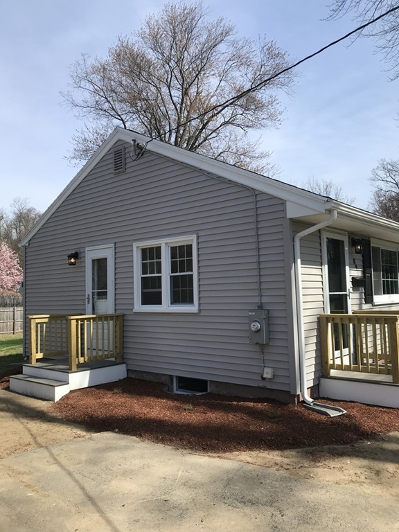 89 River Road Agawam, MA 01001 - Photo 3 of 12 Gallery Image 3