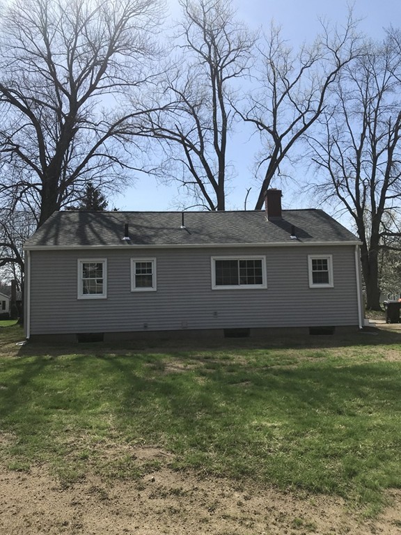 89 River Road Agawam, MA 01001 - Photo 5 of 12 Gallery Image 5