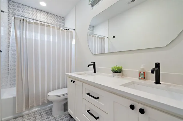 $2,650 | 3413 Blumie Street, Unit A, Austin, TX 78745