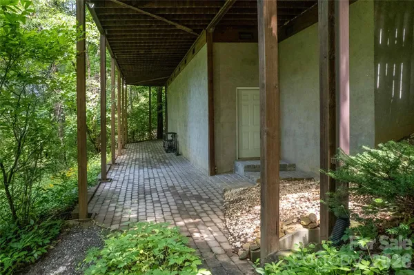 $899,000 | 300 Sweet Birch Lane, Tuckasegee, NC 28783