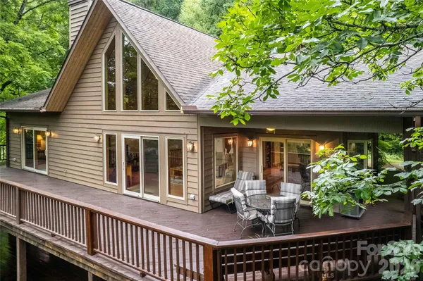 $899,000 | 300 Sweet Birch Lane, Tuckasegee, NC 28783