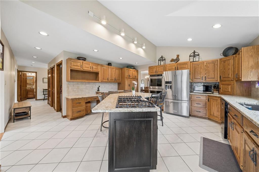 189 Wallrose Heights Road Baden, PA 15005 - Photo 9 of 40 Gallery Image 9