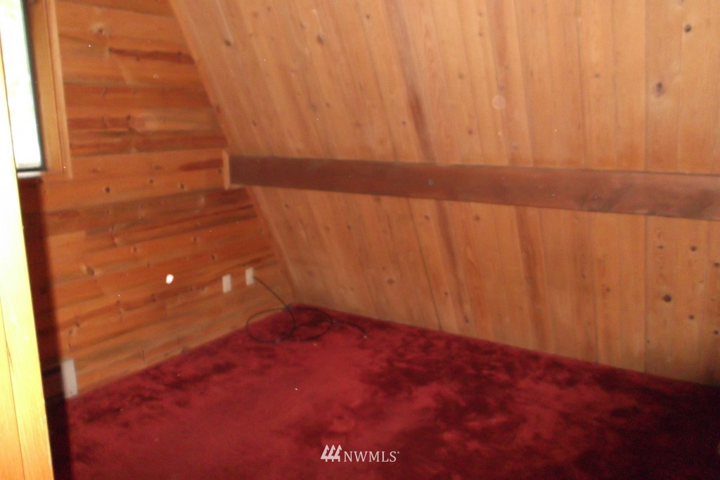 6153 Shamrock Road Maple Falls, WA 98266 - Photo 4 of 19 Gallery Image 4