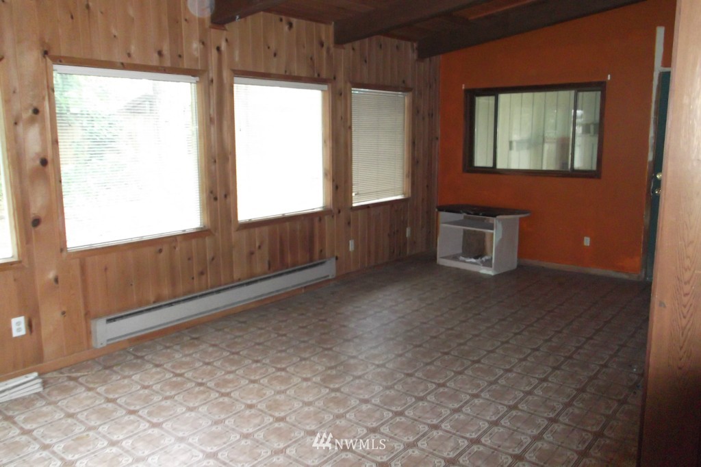 6153 Shamrock Road Maple Falls, WA 98266 - Photo 9 of 19 Gallery Image 9