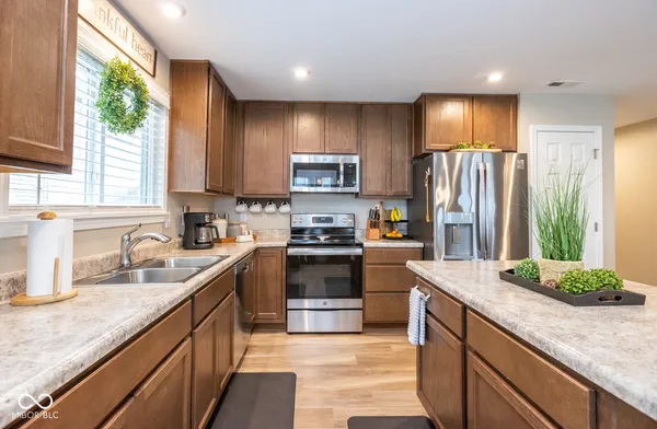 $279,900 | 647 Fresno Court, Greenfield, IN 46140