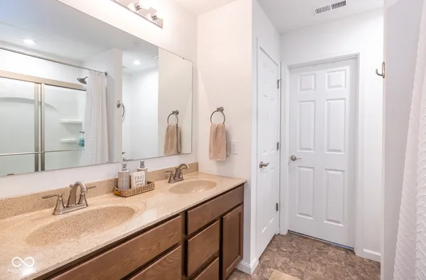 $279,900 | 647 Fresno Court, Greenfield, IN 46140