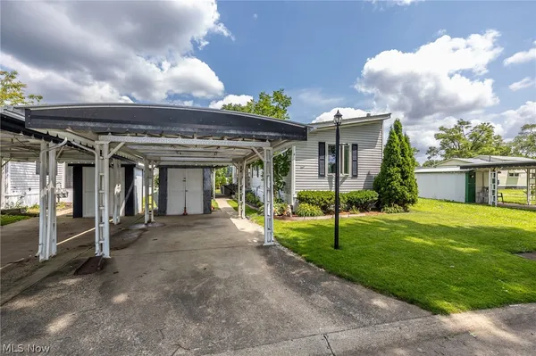 $23,900 | 4 Village Park Drive, Olmsted Falls, OH 44138