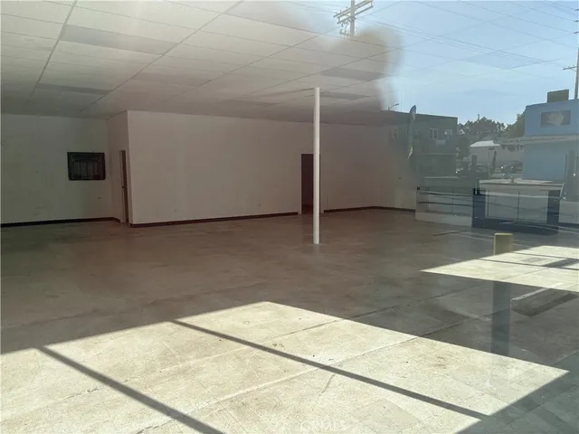 $4,995 | 6920 South Western Avenue, Los Angeles, CA 90047